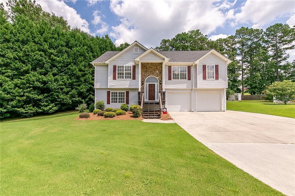 465 Towler Ct., Loganville, GA 30052