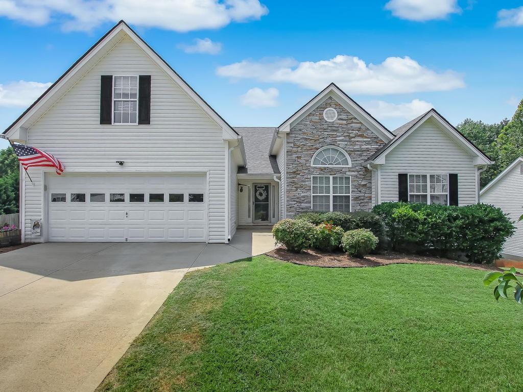 6387 Compass Dr., Flowery Branch, GA 30542