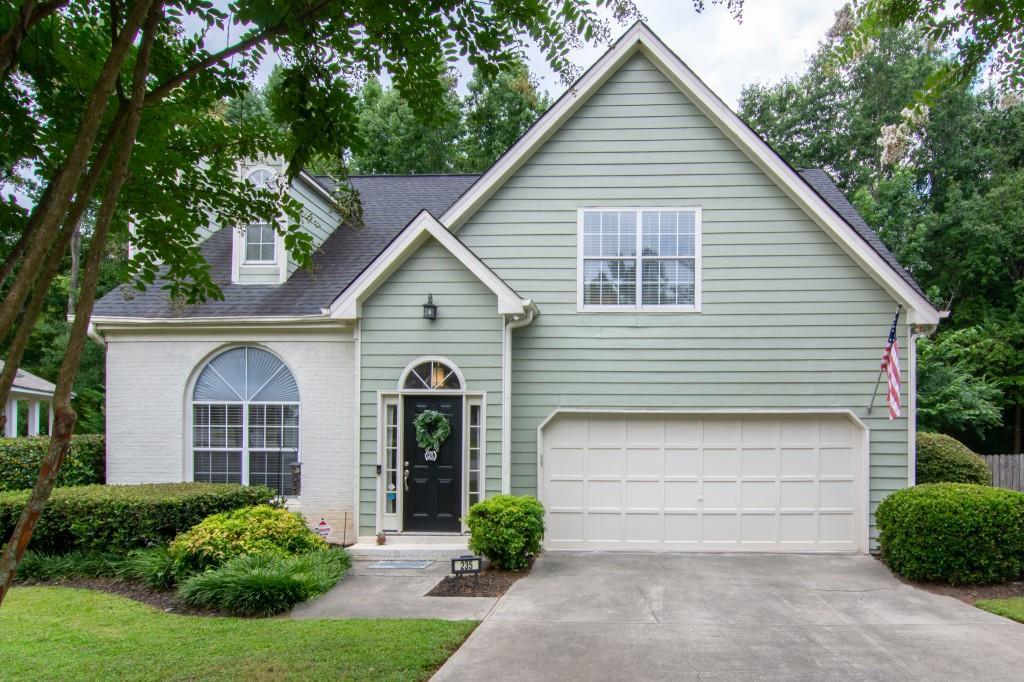 235 Blue Heron Ln., Alpharetta, GA 30009