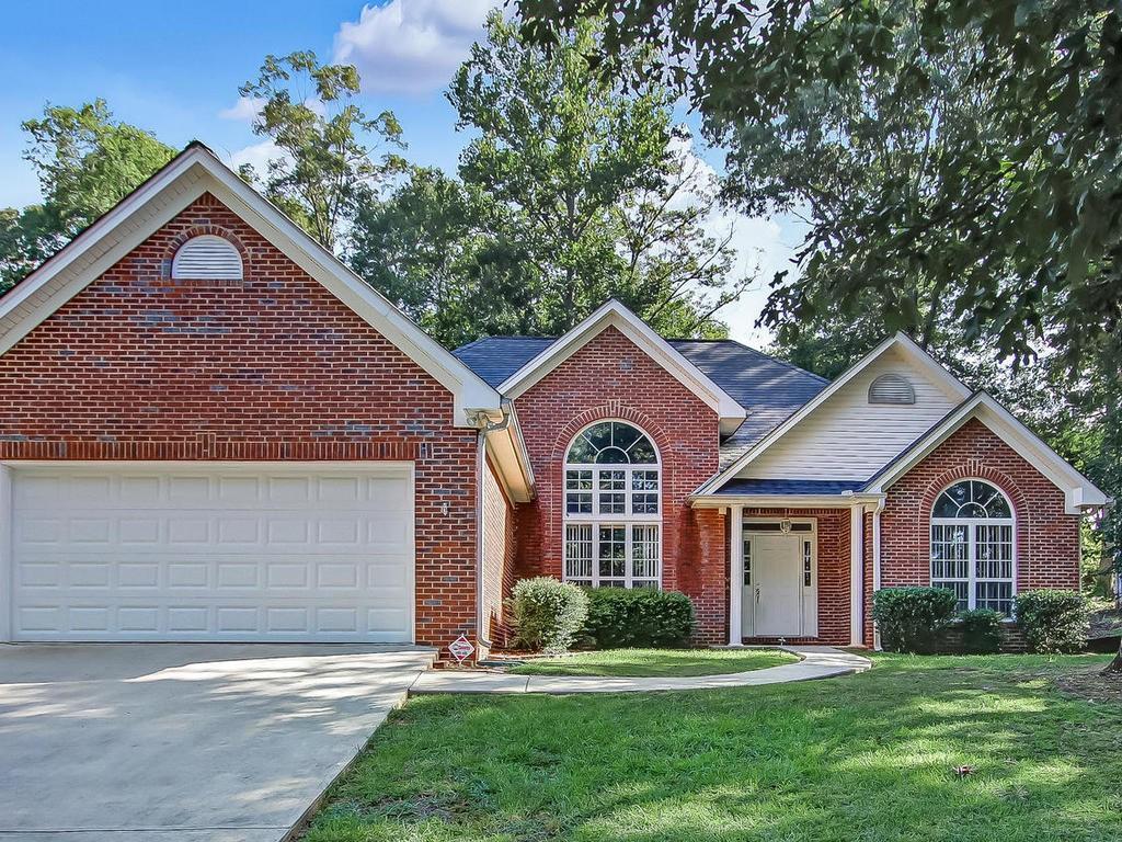 915 Charleston Ct., Gainesville, GA 30501