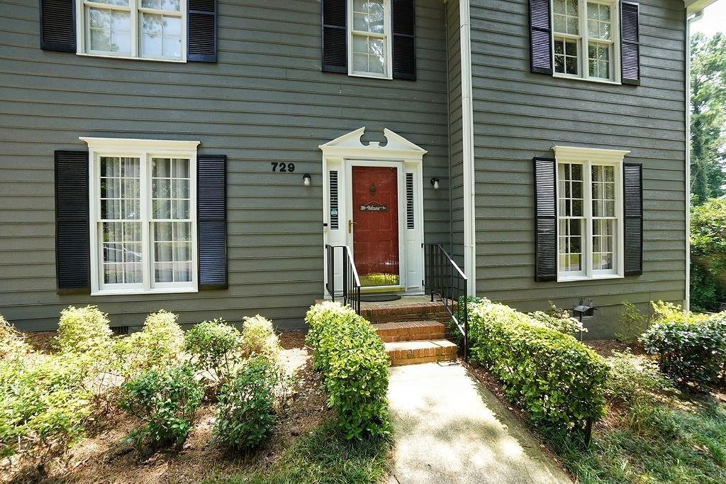 729 Creek Tr., Kennesaw, GA 30144