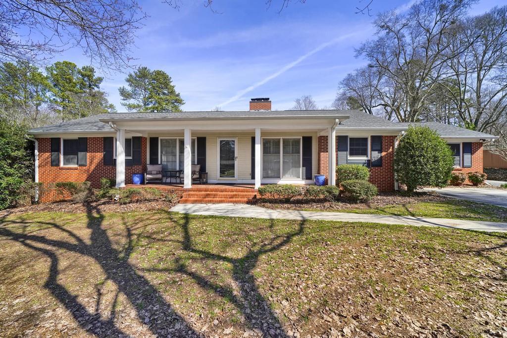 165 Shadburn Ferry Rd., Buford, GA 30518