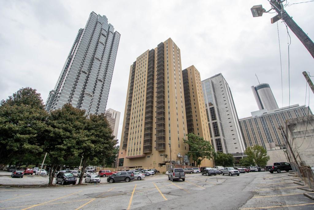 300 W Peachtree St. #20C, Atlanta, GA 30308