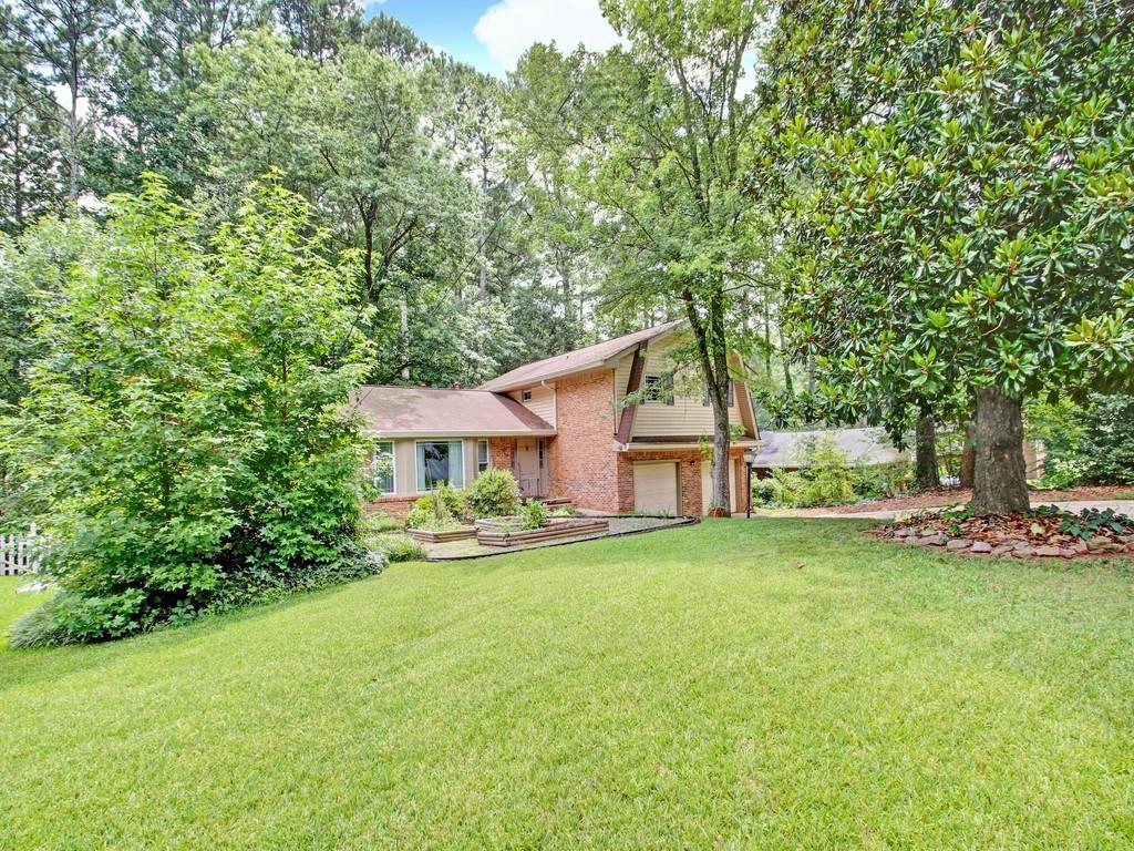 3951 Garfield Dr., Stone Mountain, GA 30083