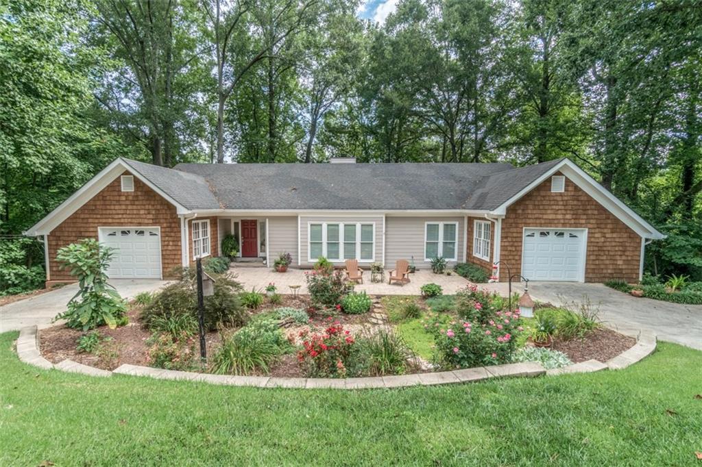 208 Jennifer Ln., Lilburn, GA 30047