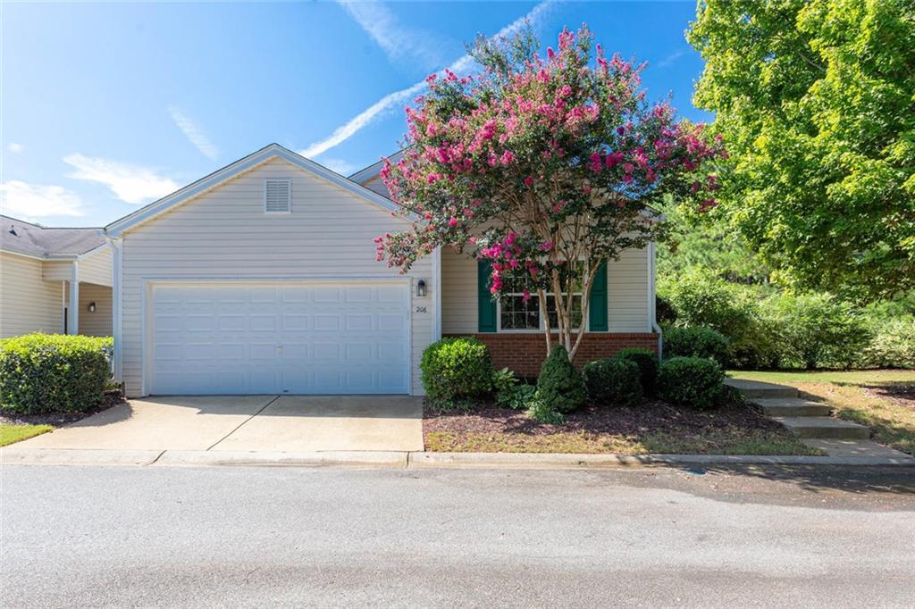 206 W Oaks Pl., Woodstock, GA 30188