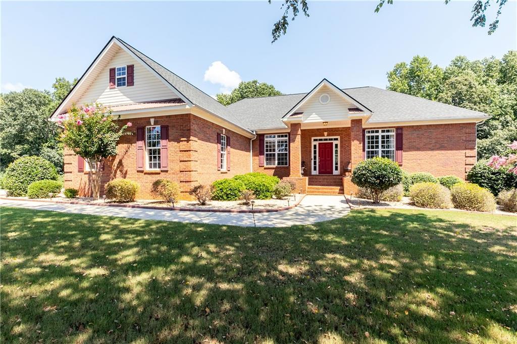 4684 Martins Crossing West Dr., Flowery Branch, GA 30542
