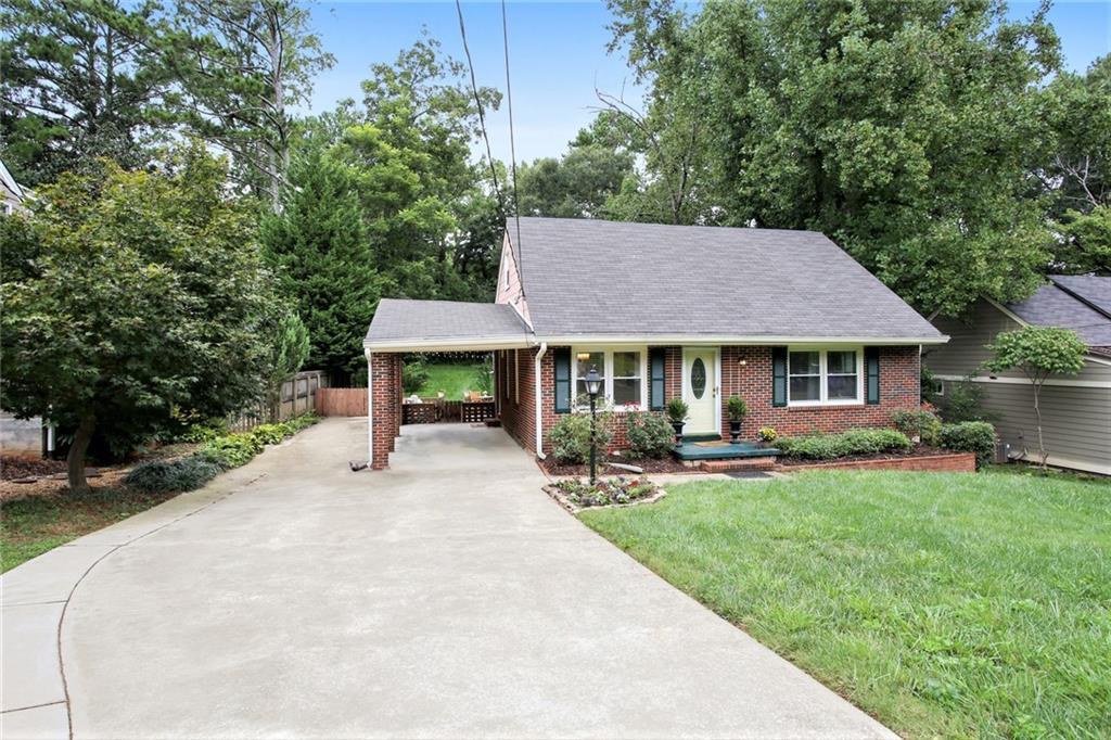 2448 Woodridge Dr., Decatur, GA 30033