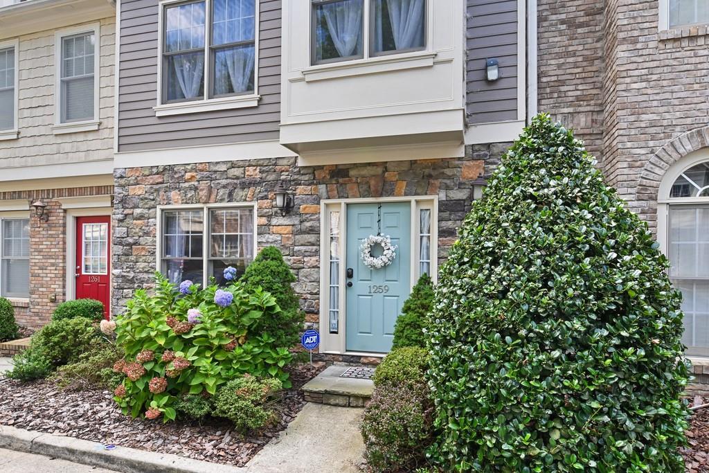 1259 Harris Commons Pl., Roswell, GA 30076