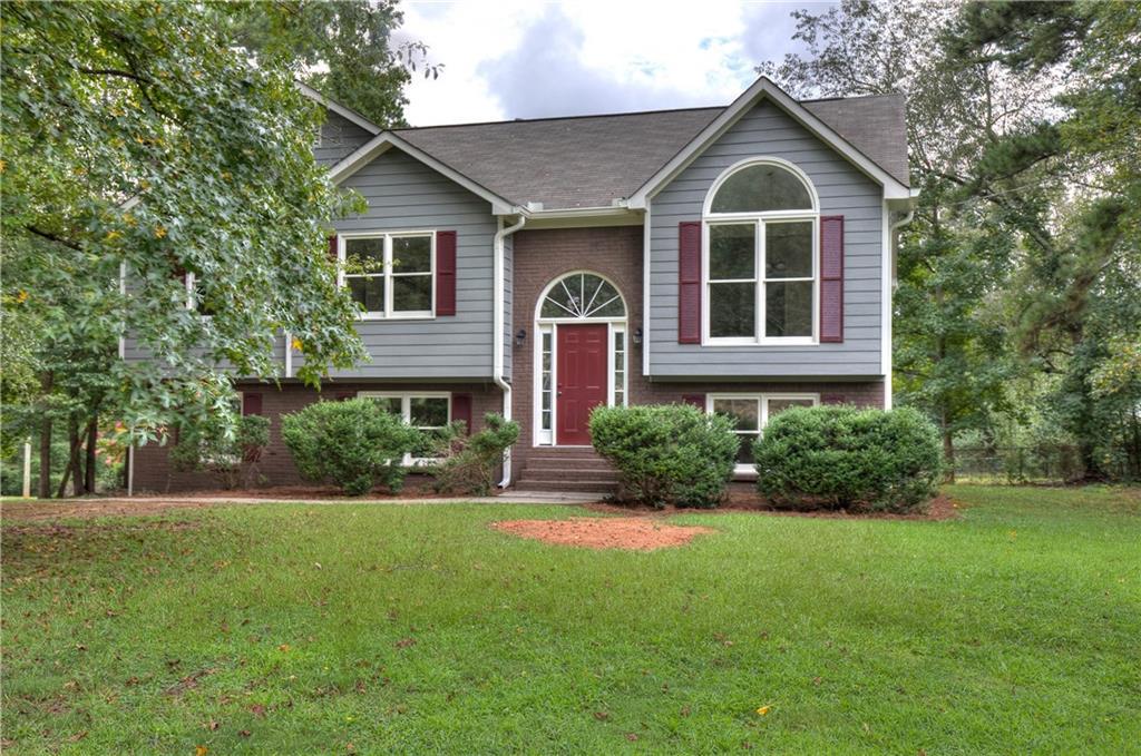 200 Silverthorne Cir., Douglasville, GA 30134