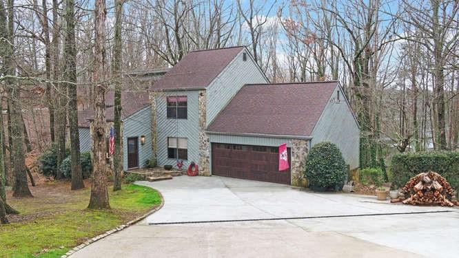 6061 Blackberry Ln., Buford, GA 30518