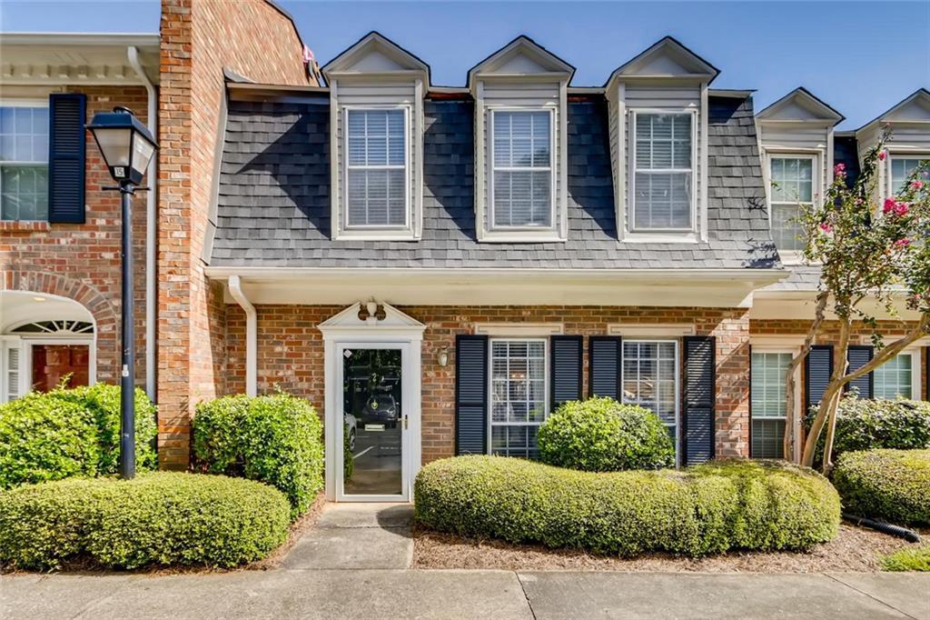 2 Queen Anne Pl., Atlanta, GA 30318