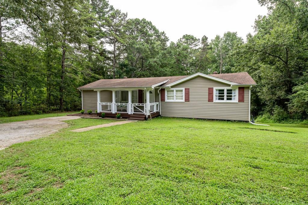 1916 Hiram Sudie Rd., Hiram, GA 30141
