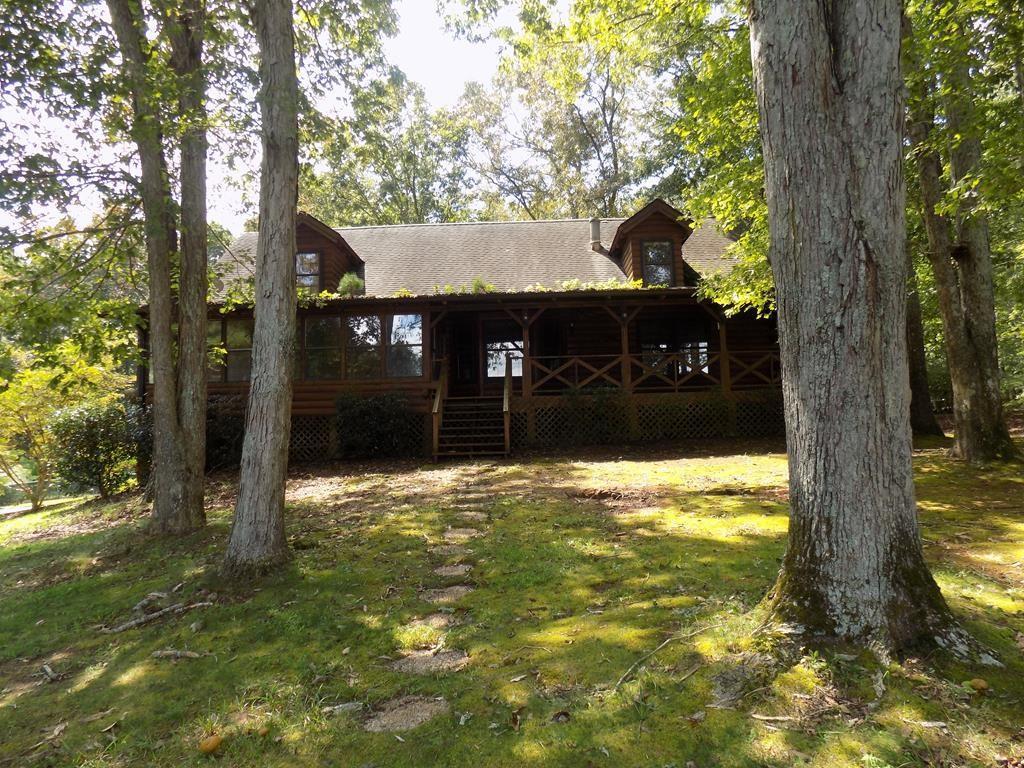 5392 Pamela Dr., Douglasville, GA 30135