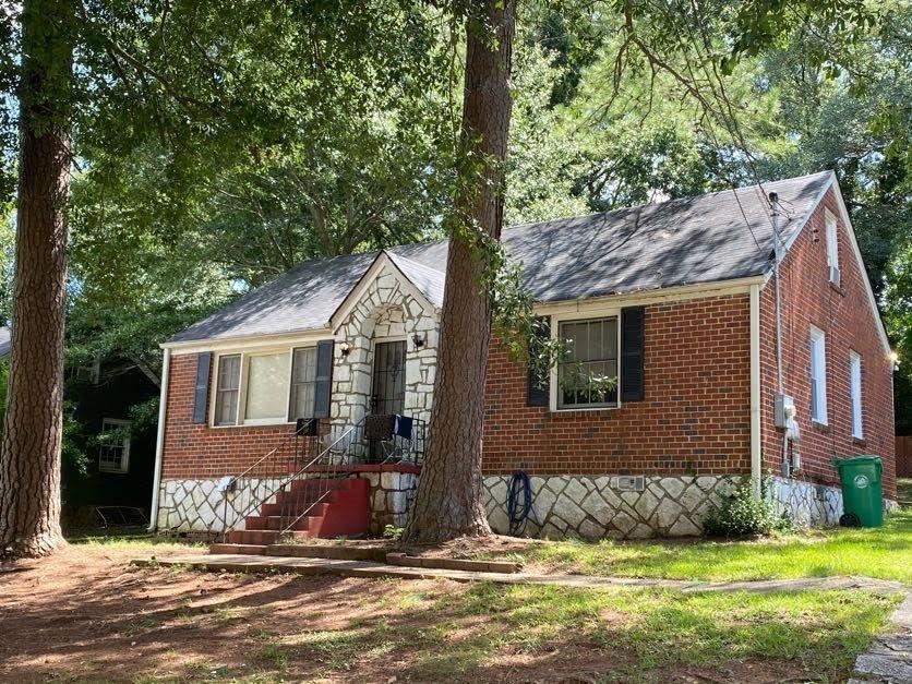 1555 Columbia Cir., Decatur, GA 30032