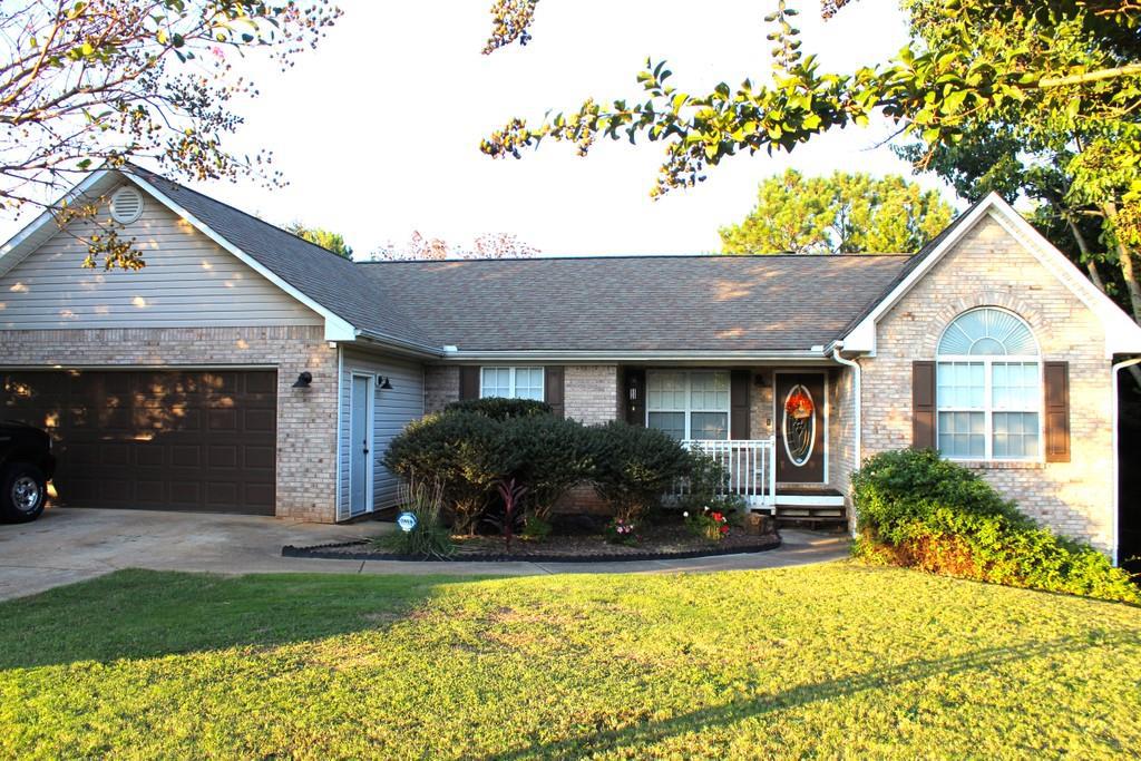 20 Greatwood Dr., White, GA 30184