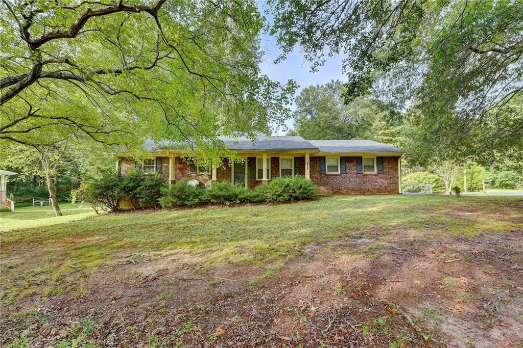6583 N Seminole Dr., Douglasville, GA 30135