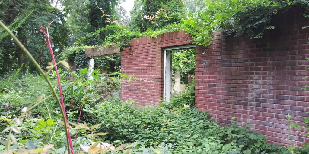 1635 Dodson Dr., Atlanta, GA 30311