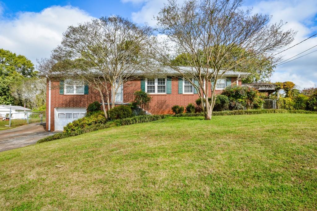 686 Birchwood Ln., Marietta, GA 30060