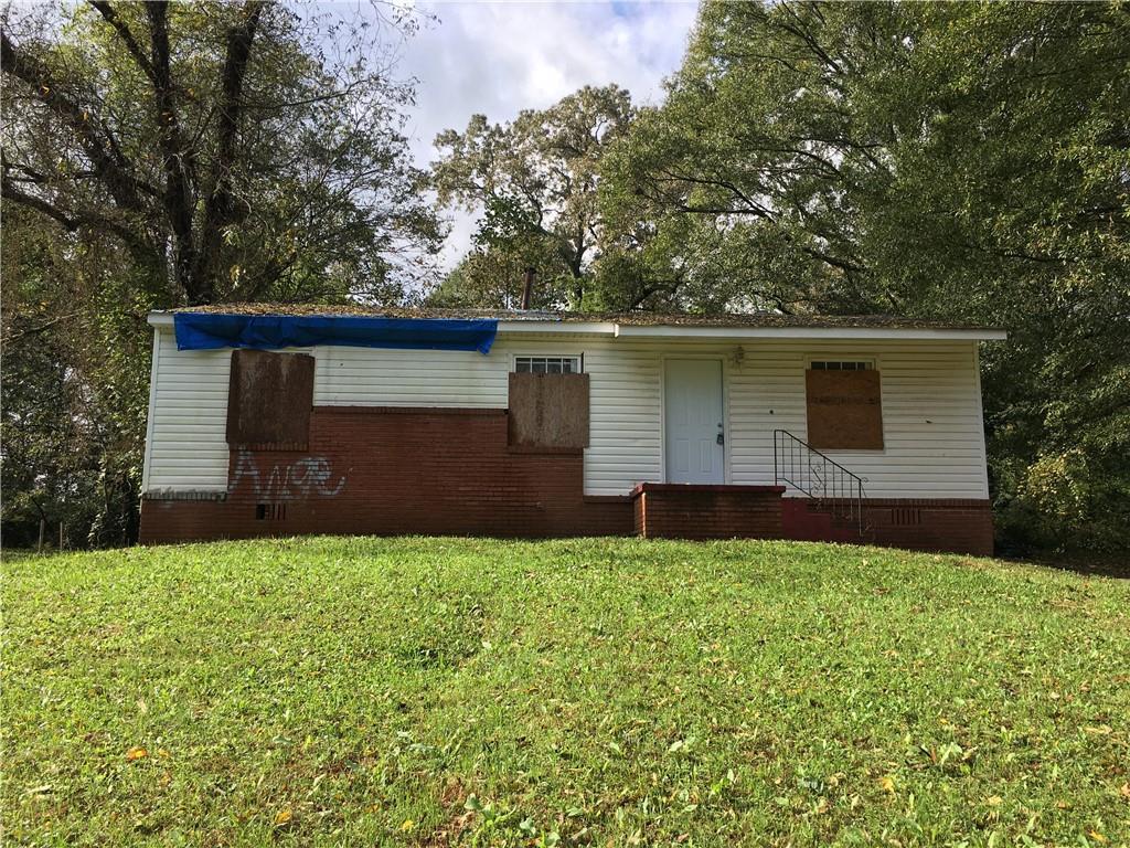 1079 Rebel Forest Dr., Atlanta, GA 30315