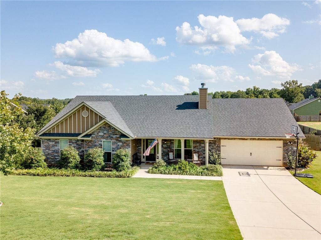 594 Lake Vista Dr., Jefferson, GA 30549