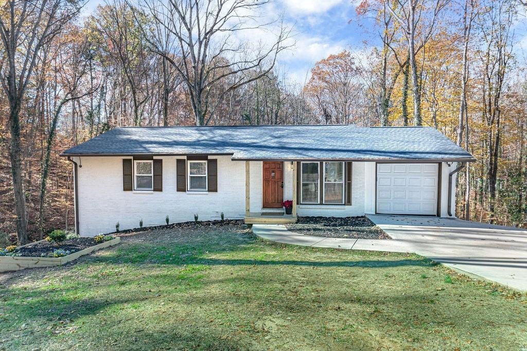 658 Indigo Ln., Atlanta, GA 30318