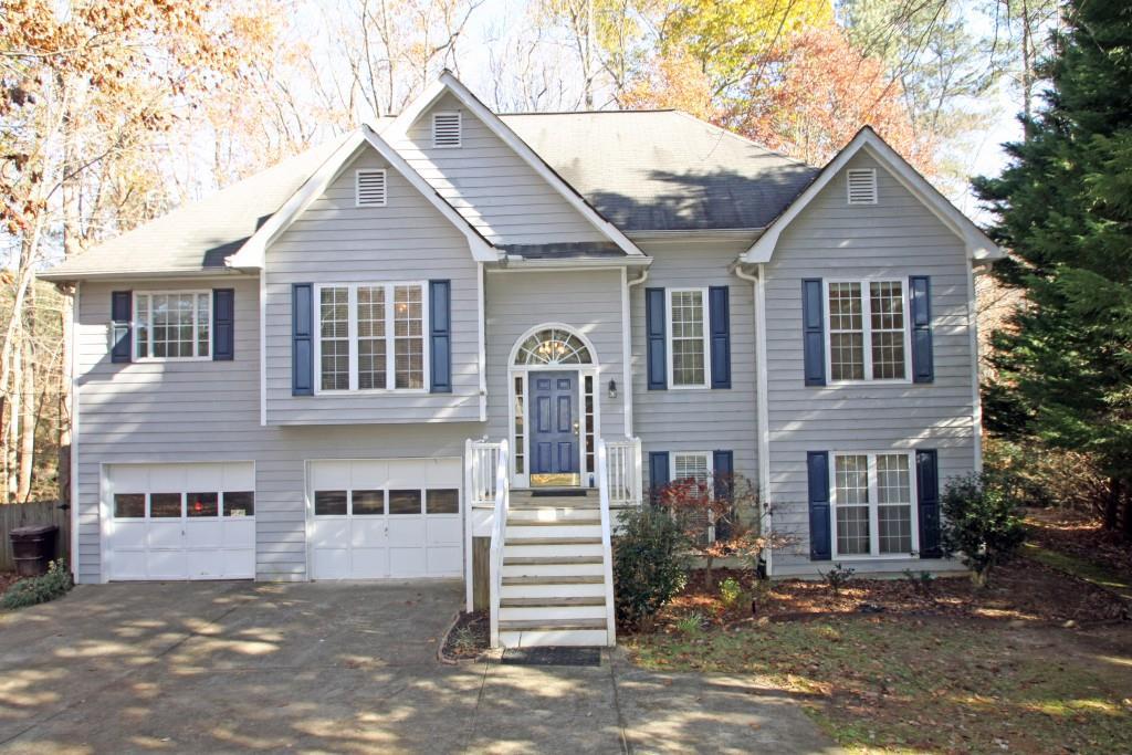 703 Glendale Forest Ct., Woodstock, GA 30189
