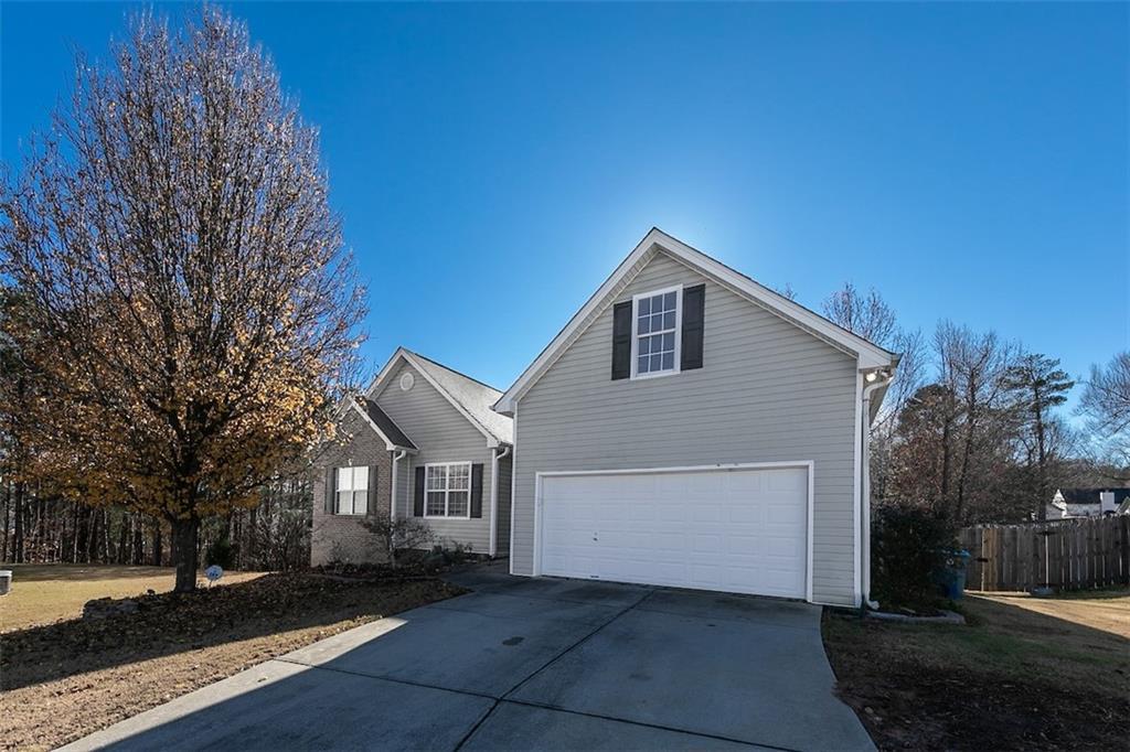 1524 Leeward Ron Dr., Dacula, GA 30019