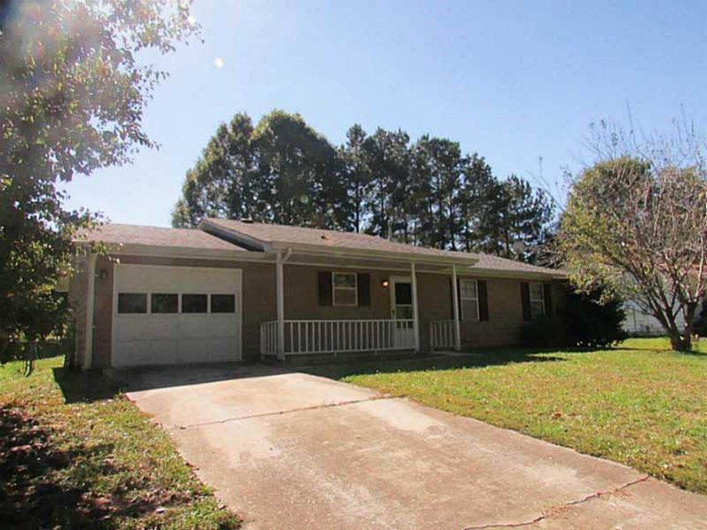 1085 Walnut Creek Ln., Jonesboro, GA 30238