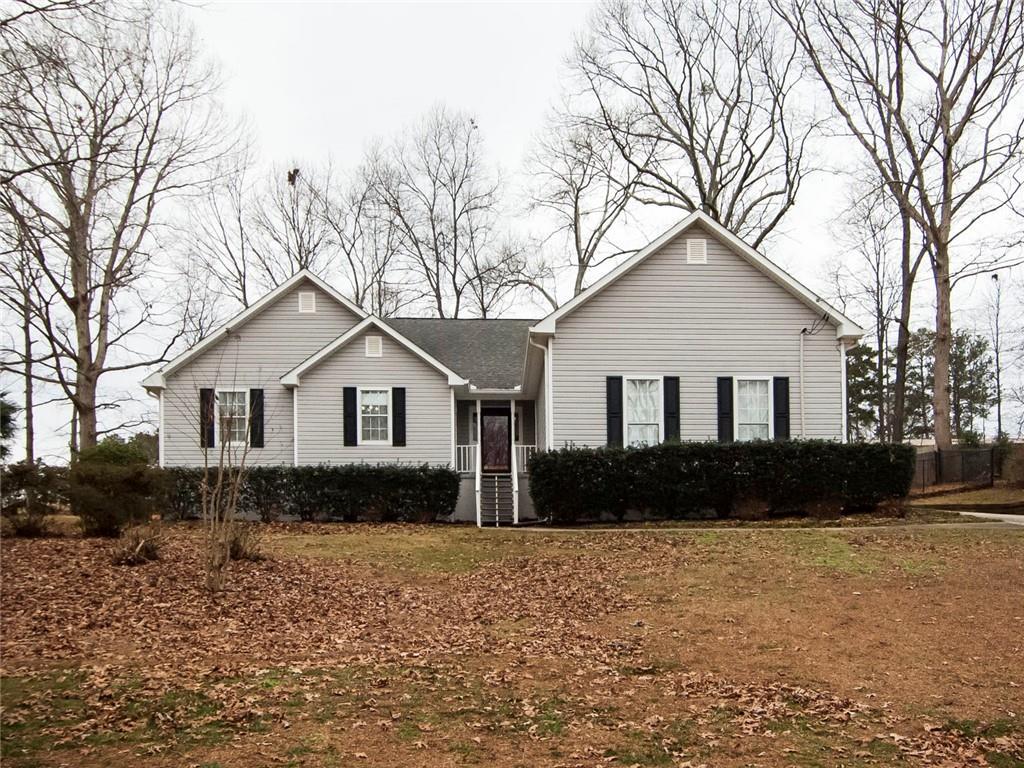5625 Stewart Woods Dr., Douglasville, GA 30135