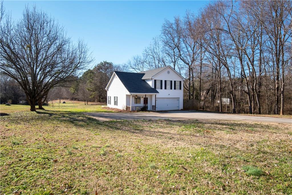 1121 Lewis Roberts Rd., Jefferson, GA 30549