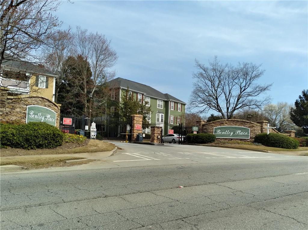 536 Bentley Pl., Tucker, GA 30084