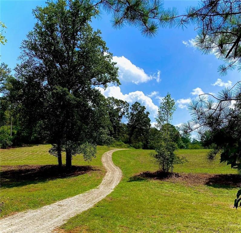 Dean Tr., Talking Rock, GA 30175