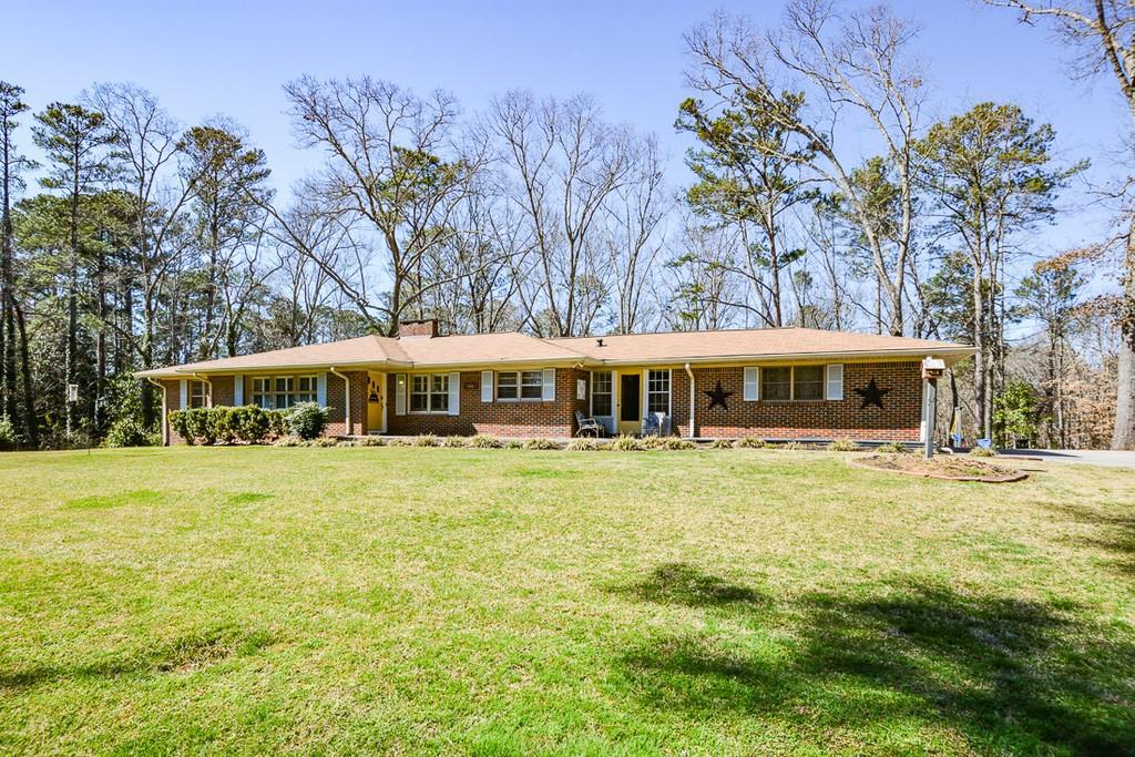 106 E Side Dr., Tallapoosa, GA 30176
