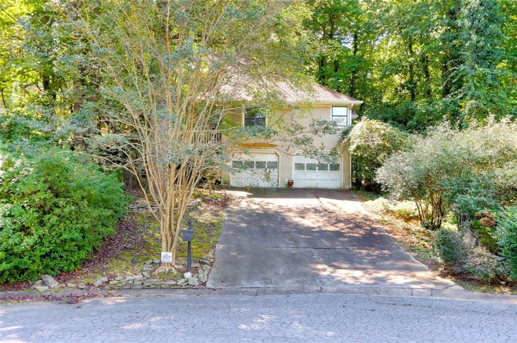 3412 Belleford Ct., Roswell, GA 30075
