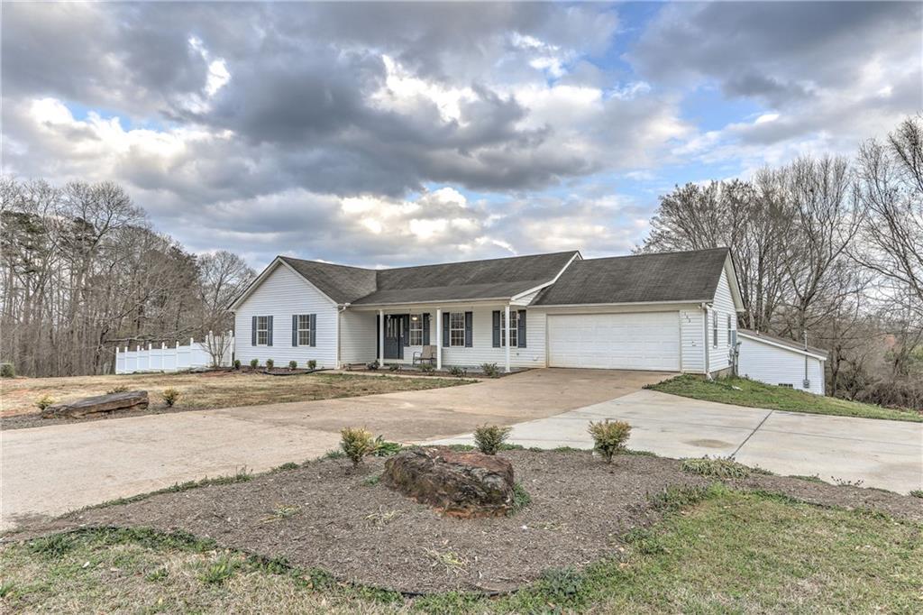 132 Ridgeway Ter., Maysville, GA 30558