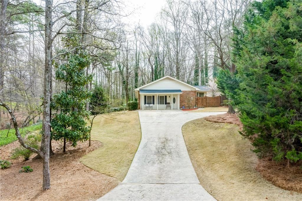 2095 Oak Rd., Snellville, GA 30078