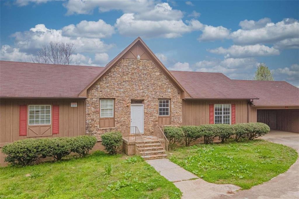 4464 Jim Hood Rd., Gainesville, GA 30506