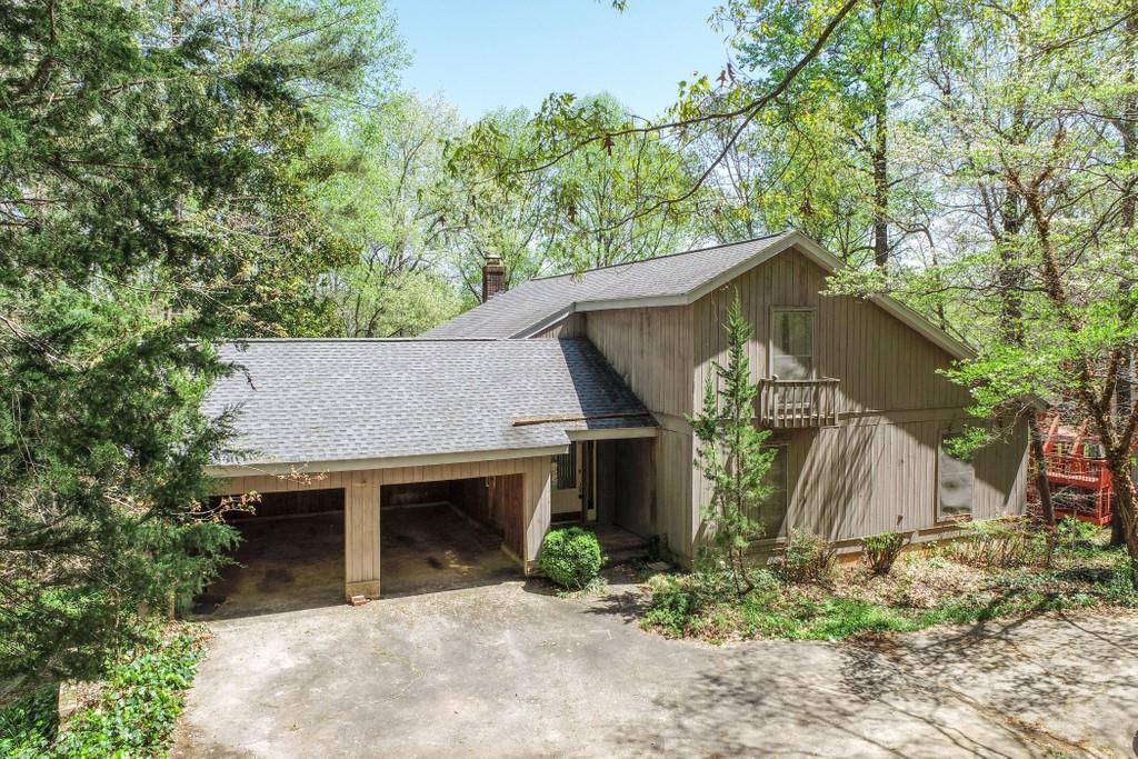 3960 Oak Harbour Dr., Gainesville, GA 30506