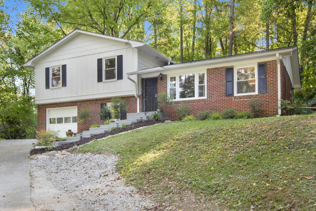 597 Larchmont Dr., Atlanta, GA 30318
