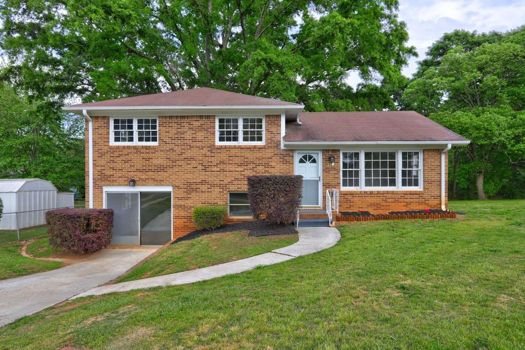 401 Batiste Ln., Jonesboro, GA 30236