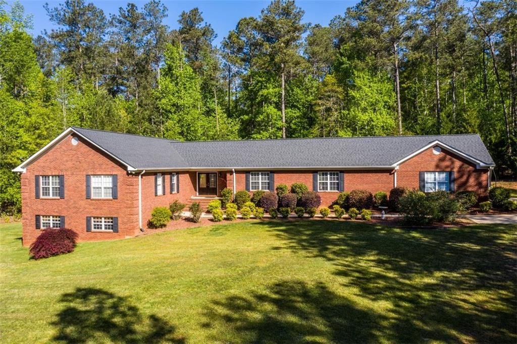 6697 Deer Run Tr., Douglasville, GA 30135