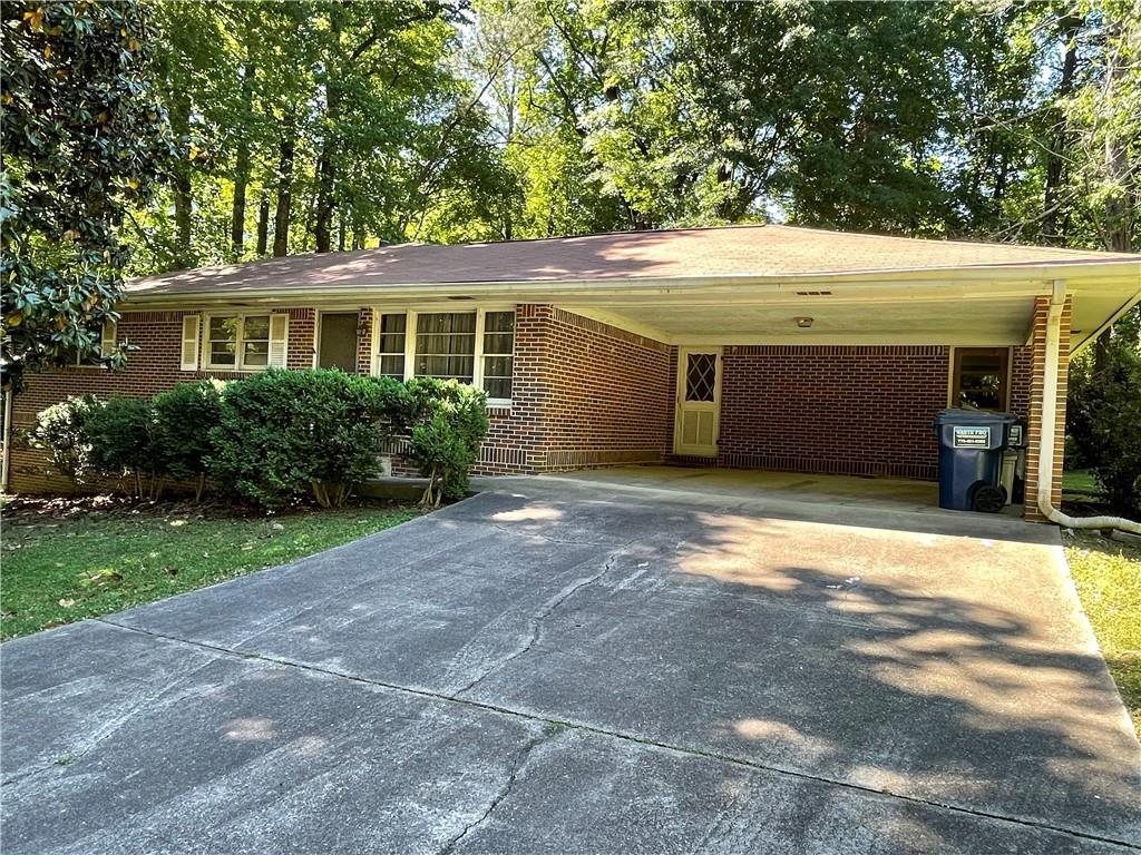 1371 Spring Valley Ln., Stone Mountain, GA 30087