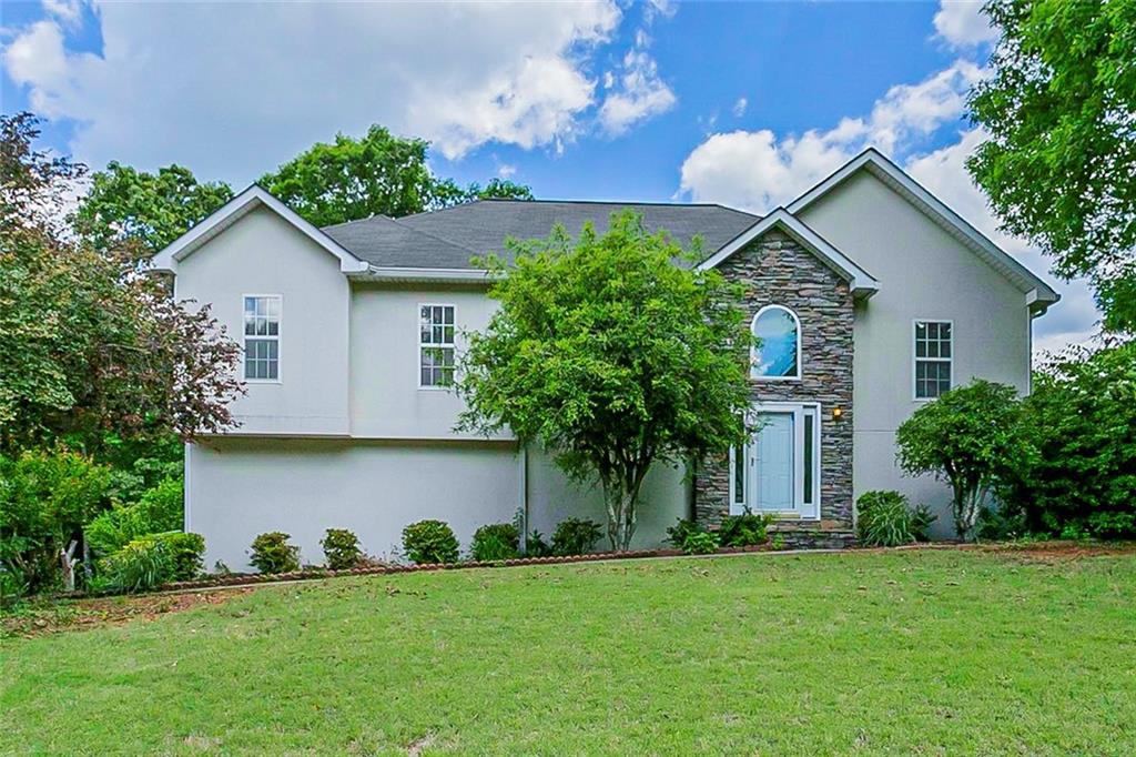 176 Crystal Springs Dr., Douglasville, GA 30134