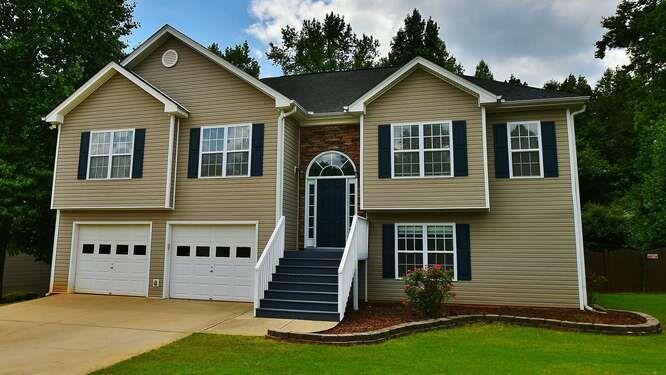 6514 Bearing Dr., Flowery Branch, GA 30542