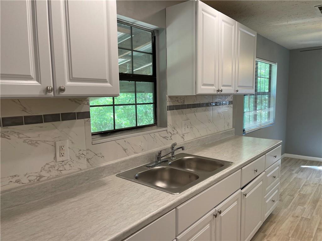 2870 Oxford Rd., Atlanta, GA 30349