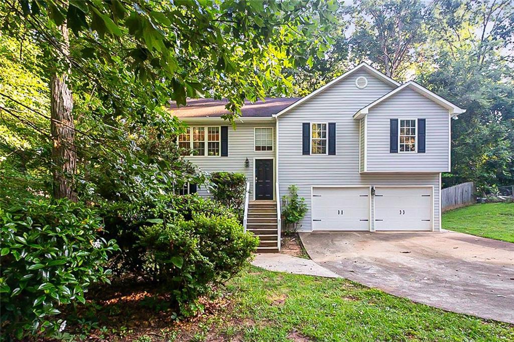 401 Bakers Bridge Cir., Douglasville, GA 30134