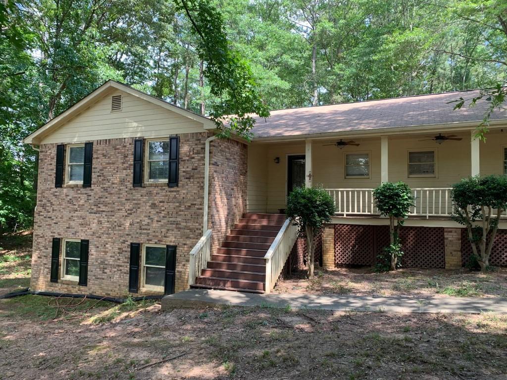 1994 Rockdale Cir., Snellville, GA 30078