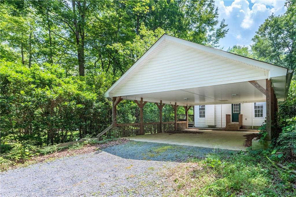 216 Price Creek Tr., Talking Rock, GA 30175