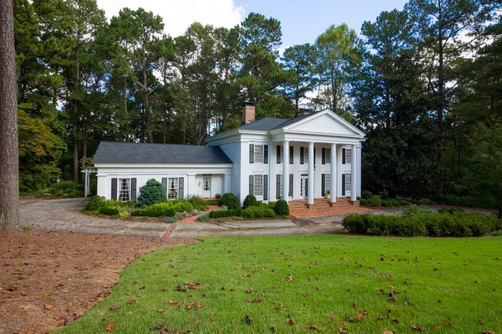 1735 Marlborough Dr., Sandy Springs, GA 30350